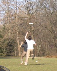 [2004.03.17.frisbee]